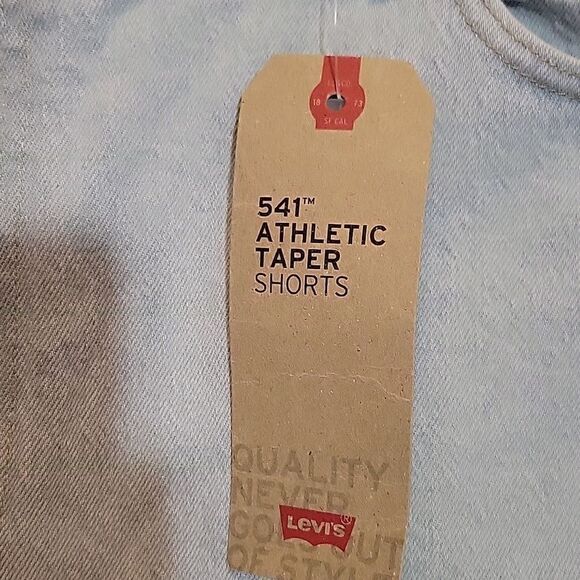 Men’s size 42 Levi Jean Shorts 541 Athletic Taper Light Wash NWT - Picture 2 of 8